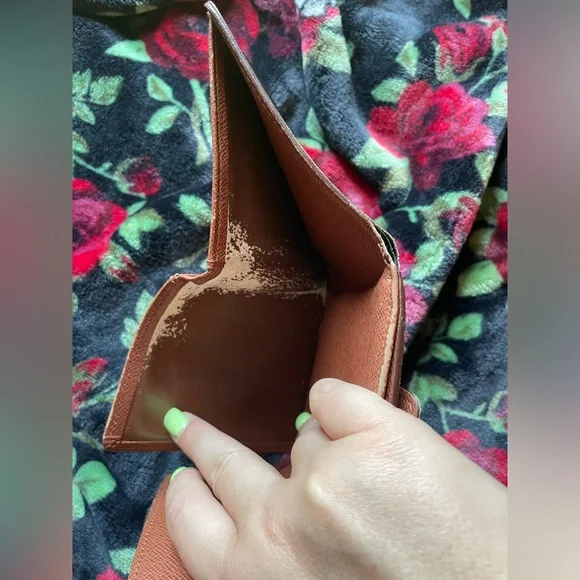 Louis Vuitton Trifold Wallet - Picture 4 of 7